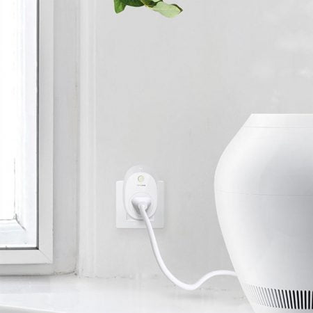 TP-Link HS100 Kasa WiFi Smart Plug, No Hub Required, Works with Alexa Echo & Google Assistant